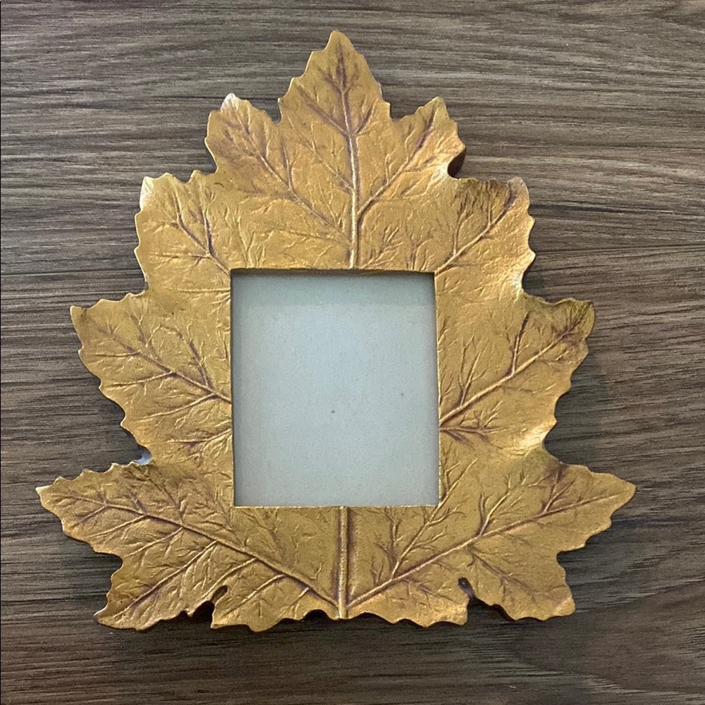 Small Photo Frame In the Shape Of A Leaf, Gold leaf, Frame With Glass. Autumn